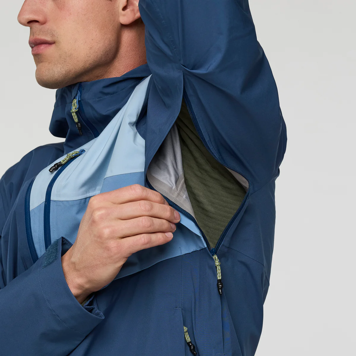 Impermeo 3L Hooded Shell Jacket - Men's - Image 27