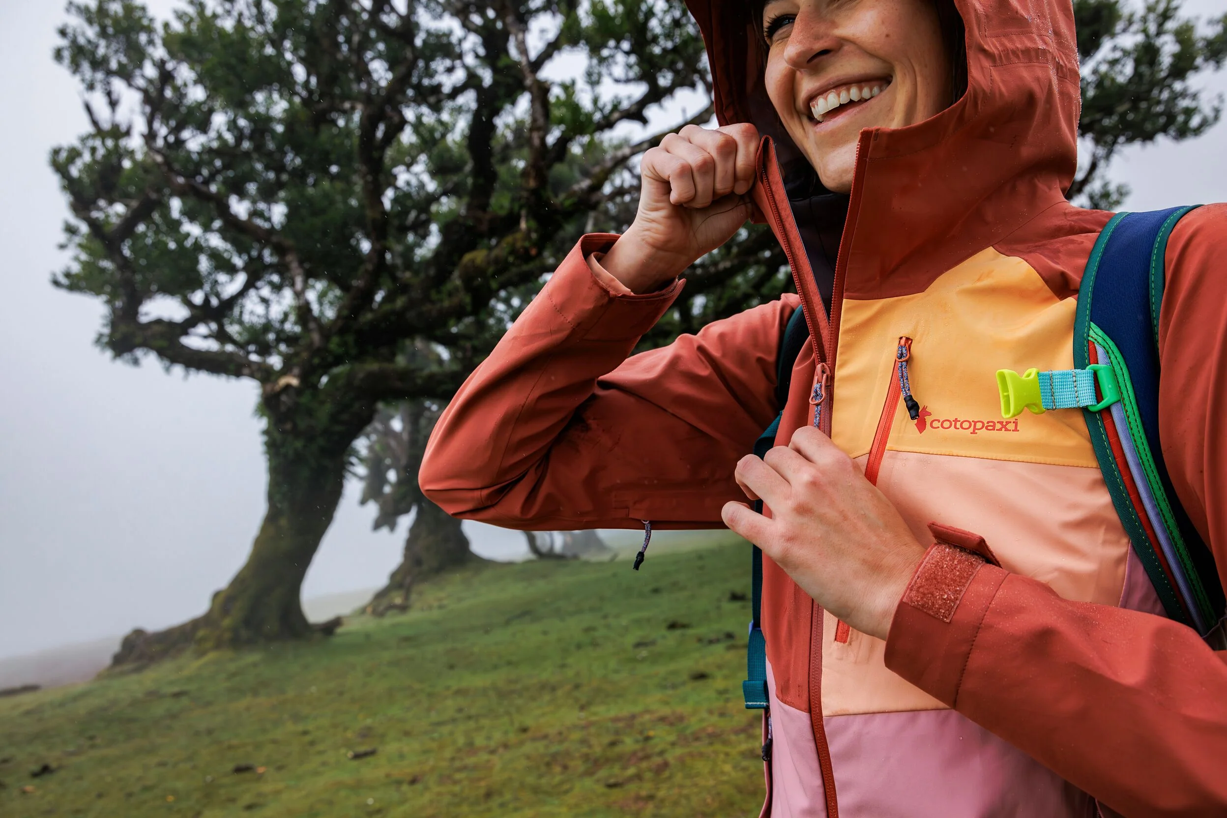 Impermeo 3L Hooded Shell Jacket - Women's - Image 20