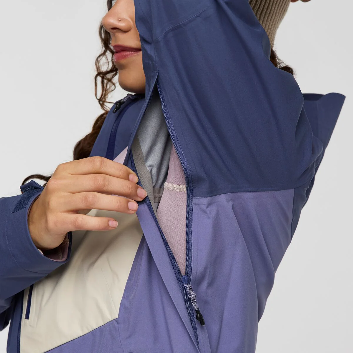 Impermeo 3L Hooded Shell Jacket - Women's - Image 25