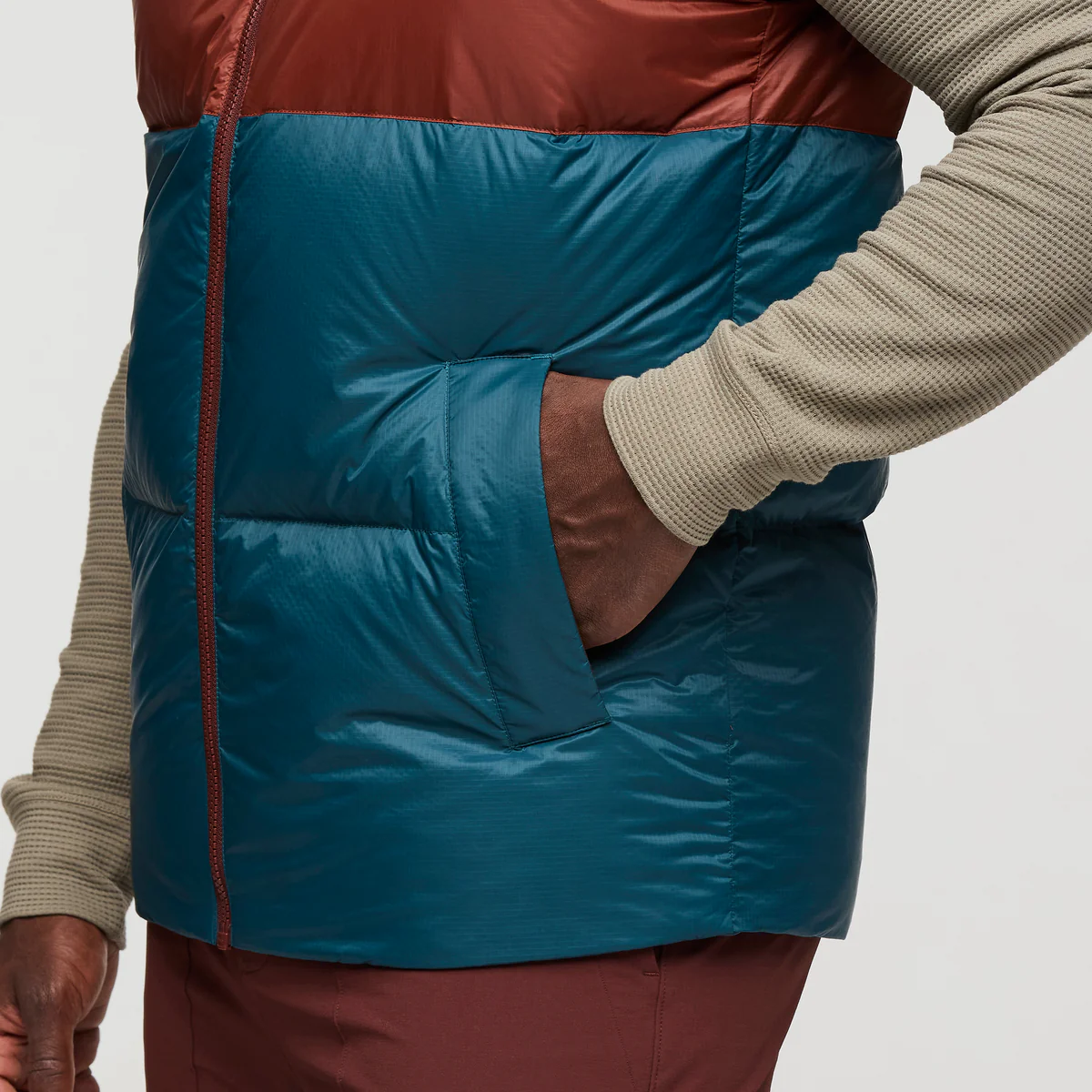 Solazo Down Vest - Men's - Image 21