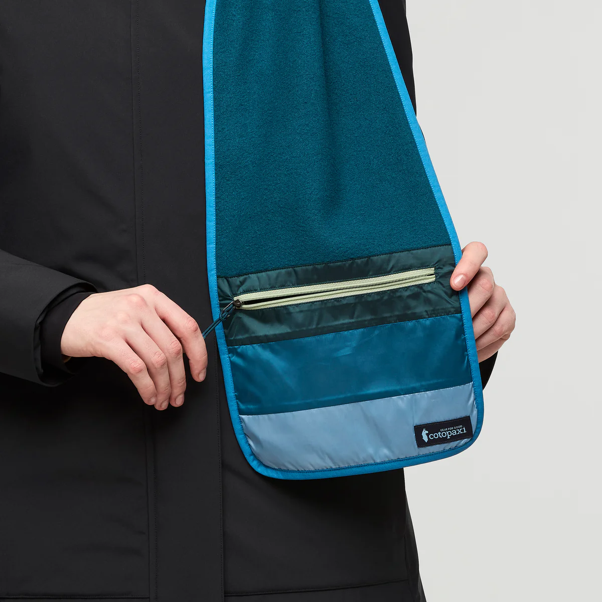 Teca Fleece Scarf - Image 4